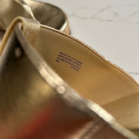 Michael Kors Metallic Gold Open Toe Wedge Sandals Size 8 - Picture 5 of 6